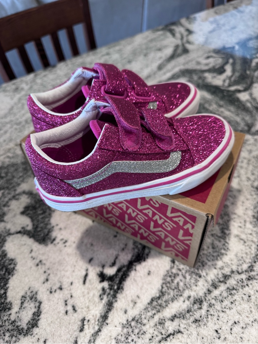 Vans Kids Glitter Hook-and-Loop Sneakers in Fuchsia with Silver Stripe